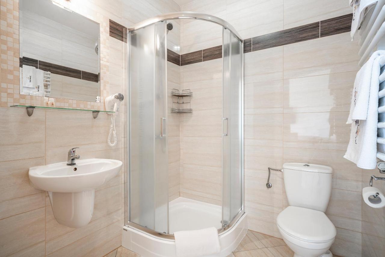 Labedz Hotel Karczma Ilawa Ngoại thất bức ảnh