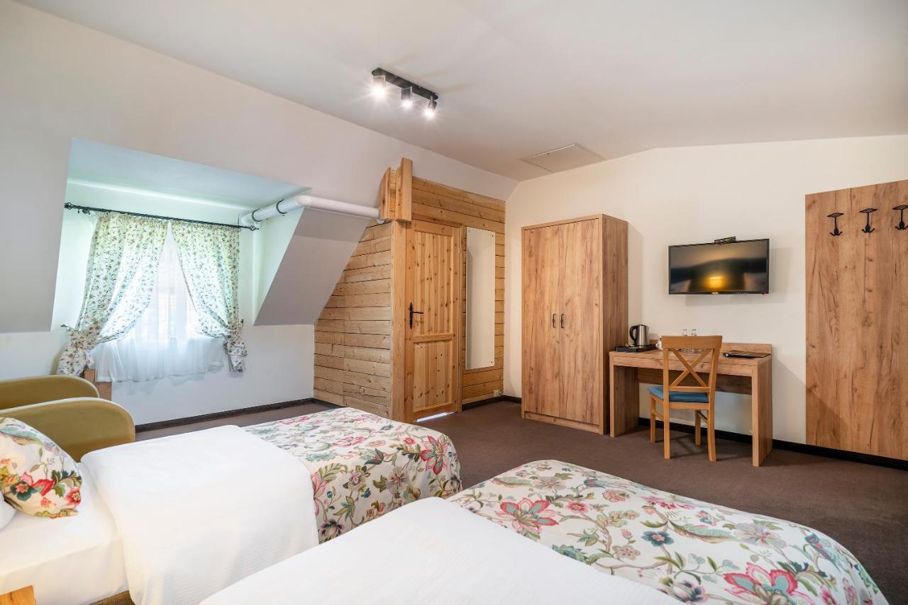 Labedz Hotel Karczma Ilawa Ngoại thất bức ảnh